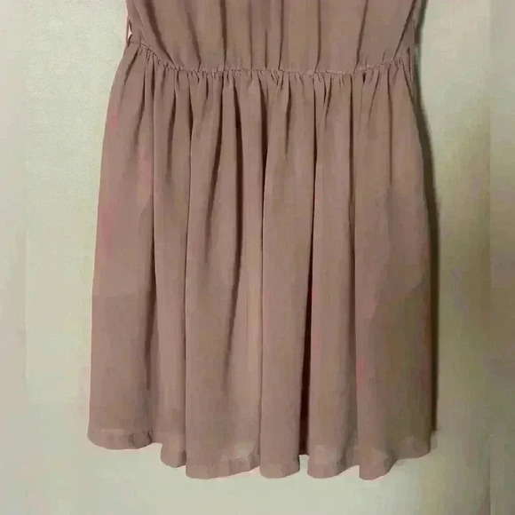 Tan sleeves mini dress - Picture 7 of 8